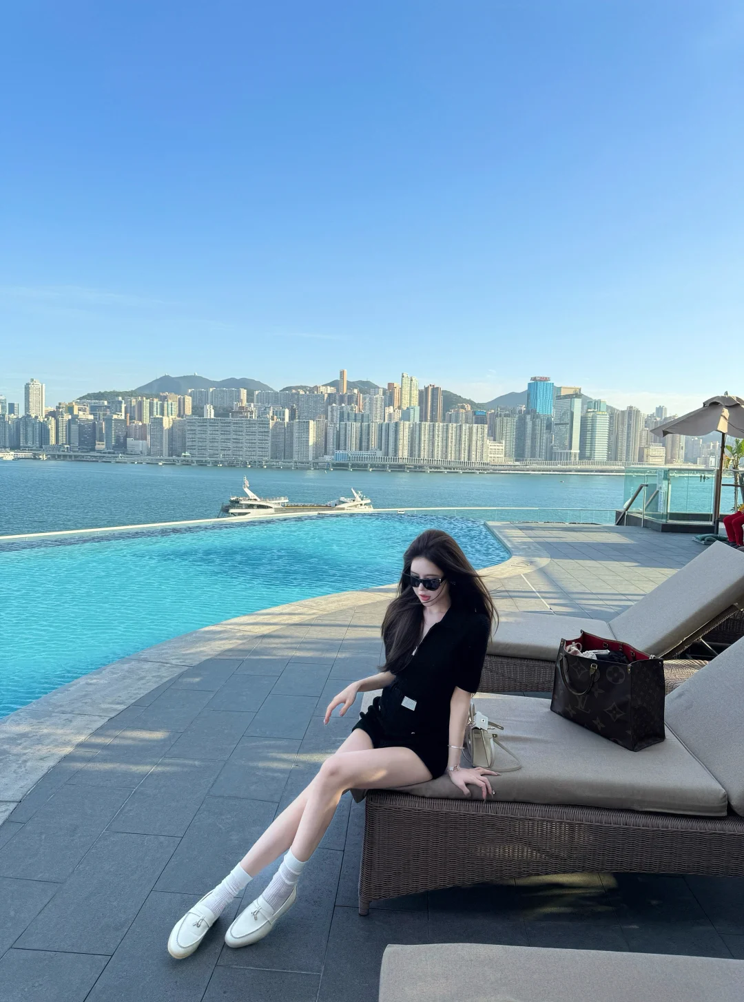 慢慢走 沿途有风景 背后有光