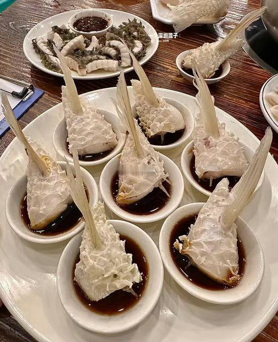 周末和朋友一起去吃的，吃完了也不知道是啥，但是真的好好吃呀 ​​​