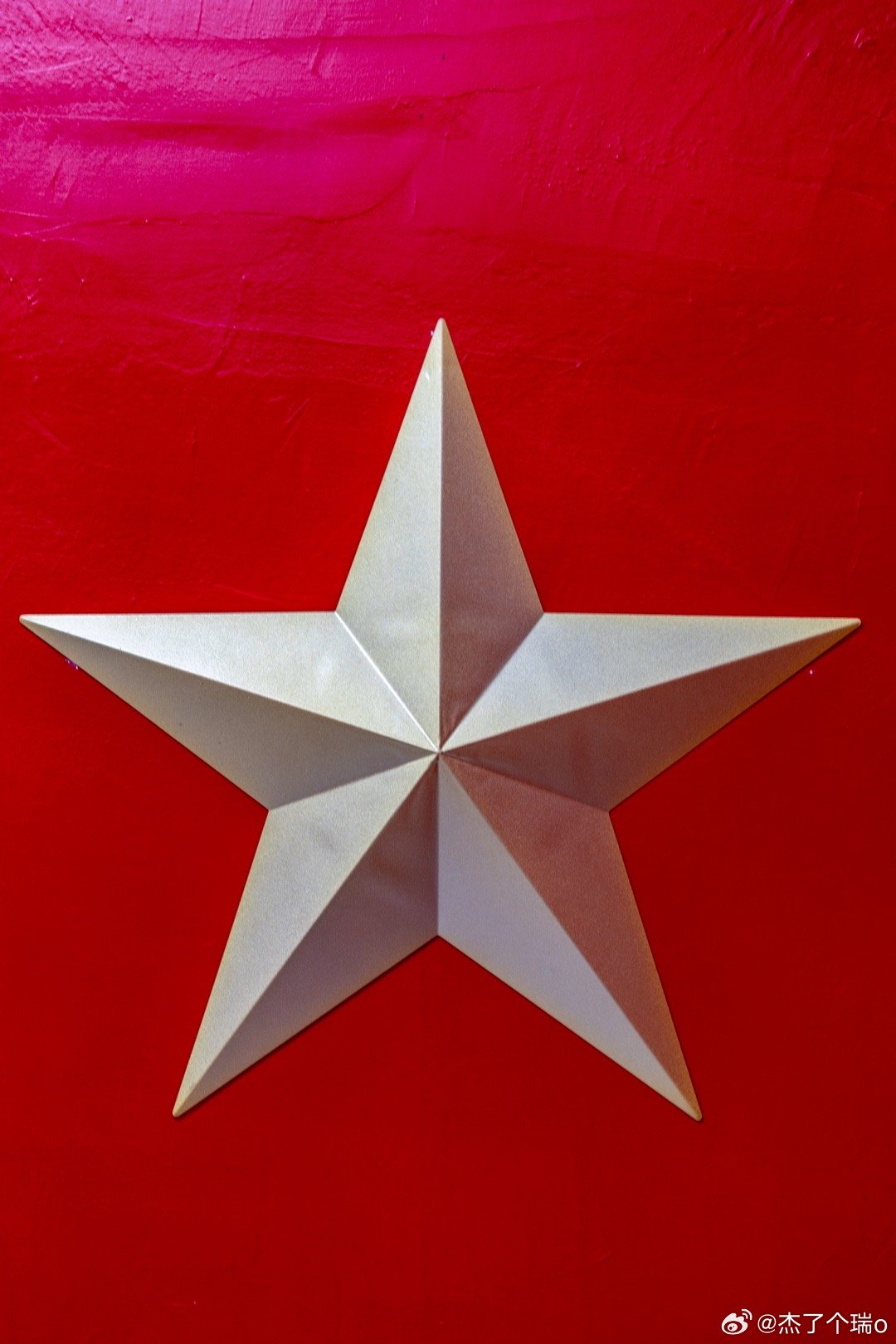 人民咖啡馆更名仅中国大陆可见上周刚去了，emm，很有创意，但是吧，咖啡真有点一般