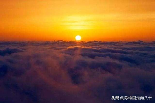 《今天气温达到35度》

今年的气候真是反常，七月里几乎天天下雨，气候凉得很，像