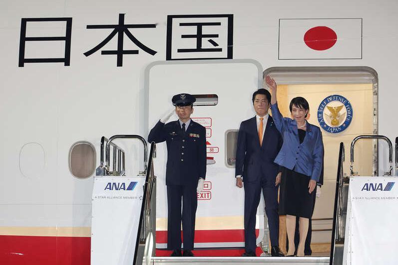 /东京做梦都没想到，终结高市早苗政治生命的不是中国导弹，而是特朗普的 “点赞”！