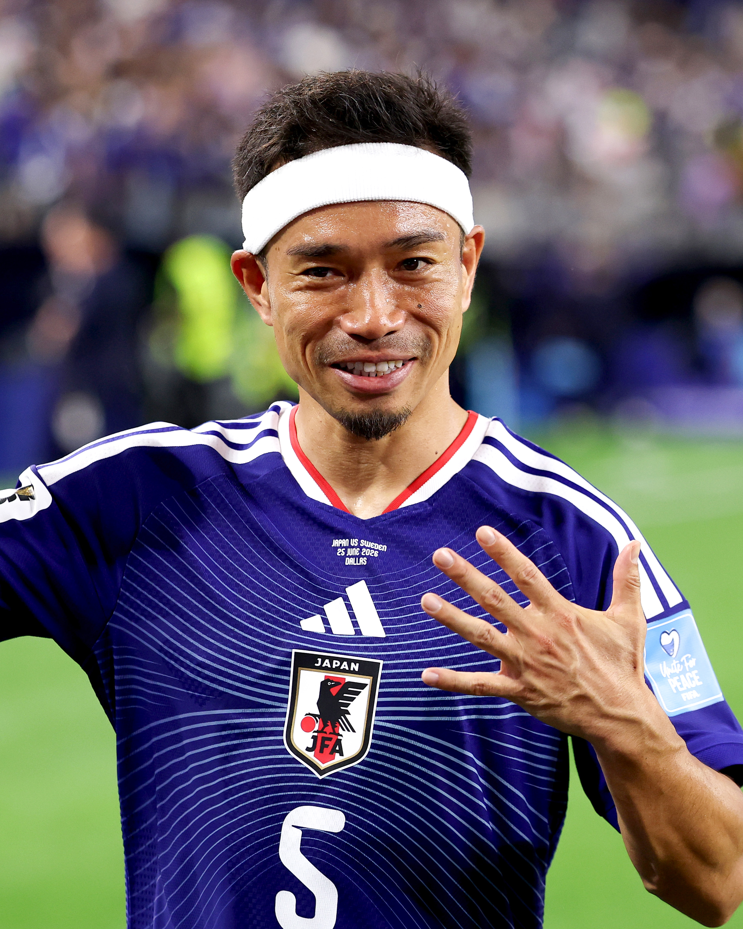 日本也在报复韩国日本1比1瑞典 日本vs瑞典比赛， 长友佑都替补出场，成为首位连