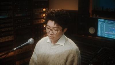 小婉管乐实力演绎毛不易MV，本色呈现音乐魅力，演绎深情动人，引人共鸣。 