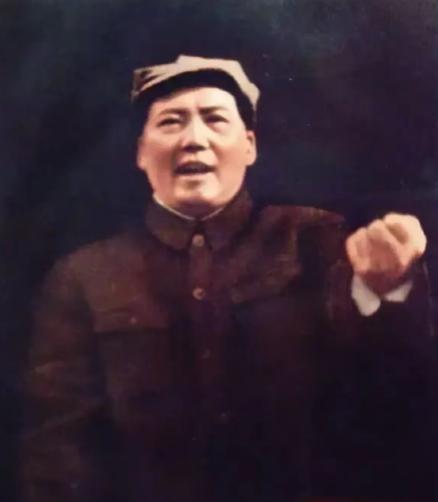 新中国刚成立，一群外国人拿着“欠条”，傲慢地来找毛主席讨债，毛主席的回答令他们大