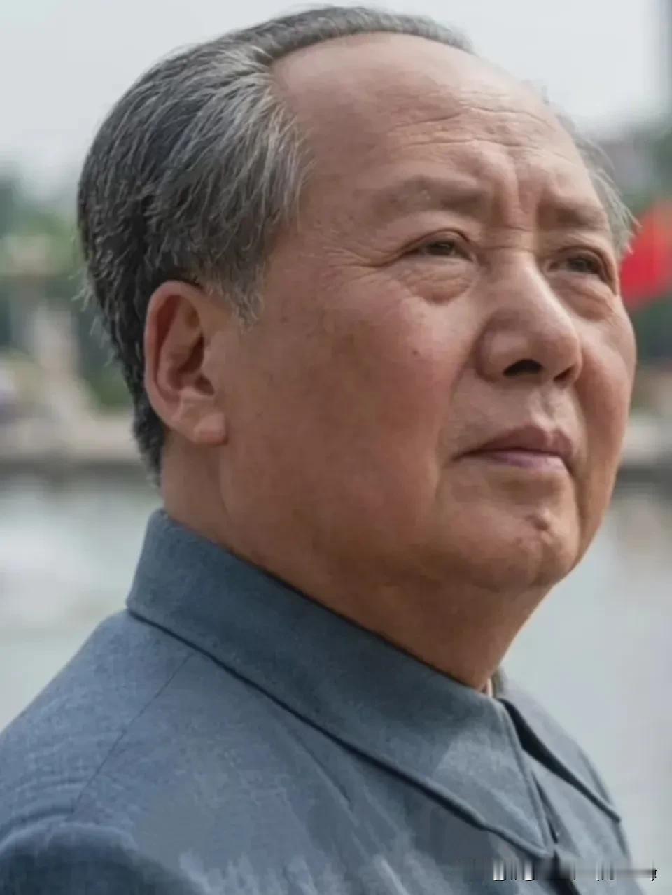 毛主席带领中国人民推翻压迫建立了新中国，他的思想是宝贵的精神财富，他为民族独立、