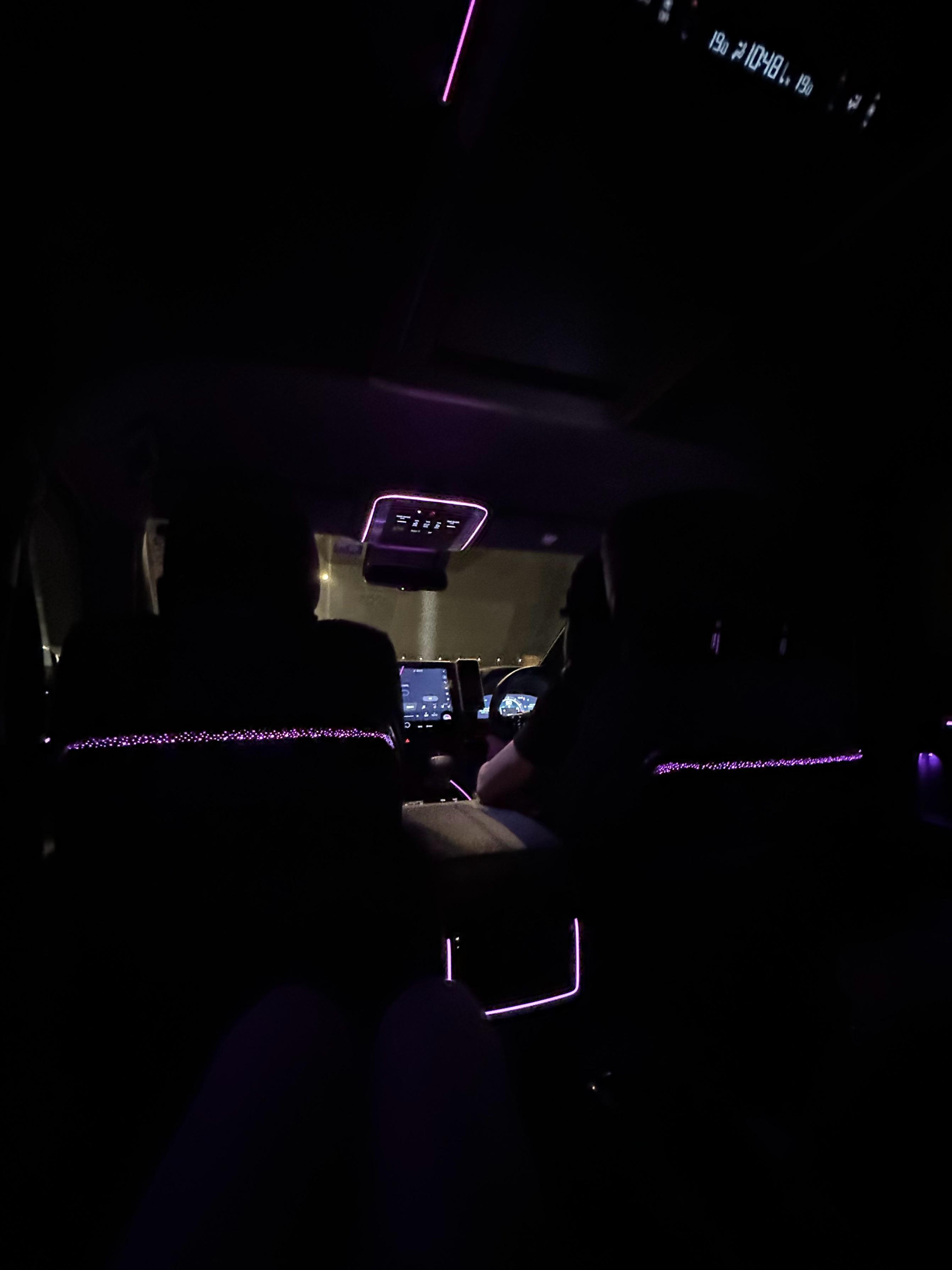 公司太好了 知道我们来香港玩专门安排了车辆每天都跟着我们