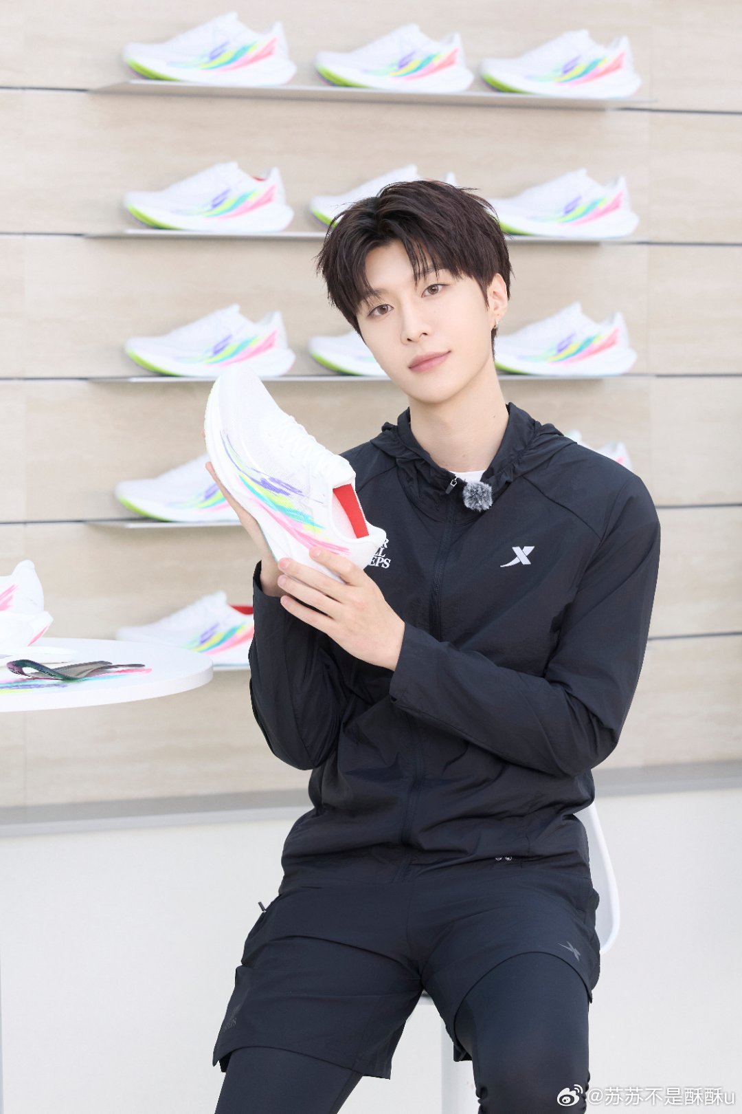 学校欠我一个范丞丞这样的学长    体测摆烂全因没范丞丞这样的学长带跑！有特步3