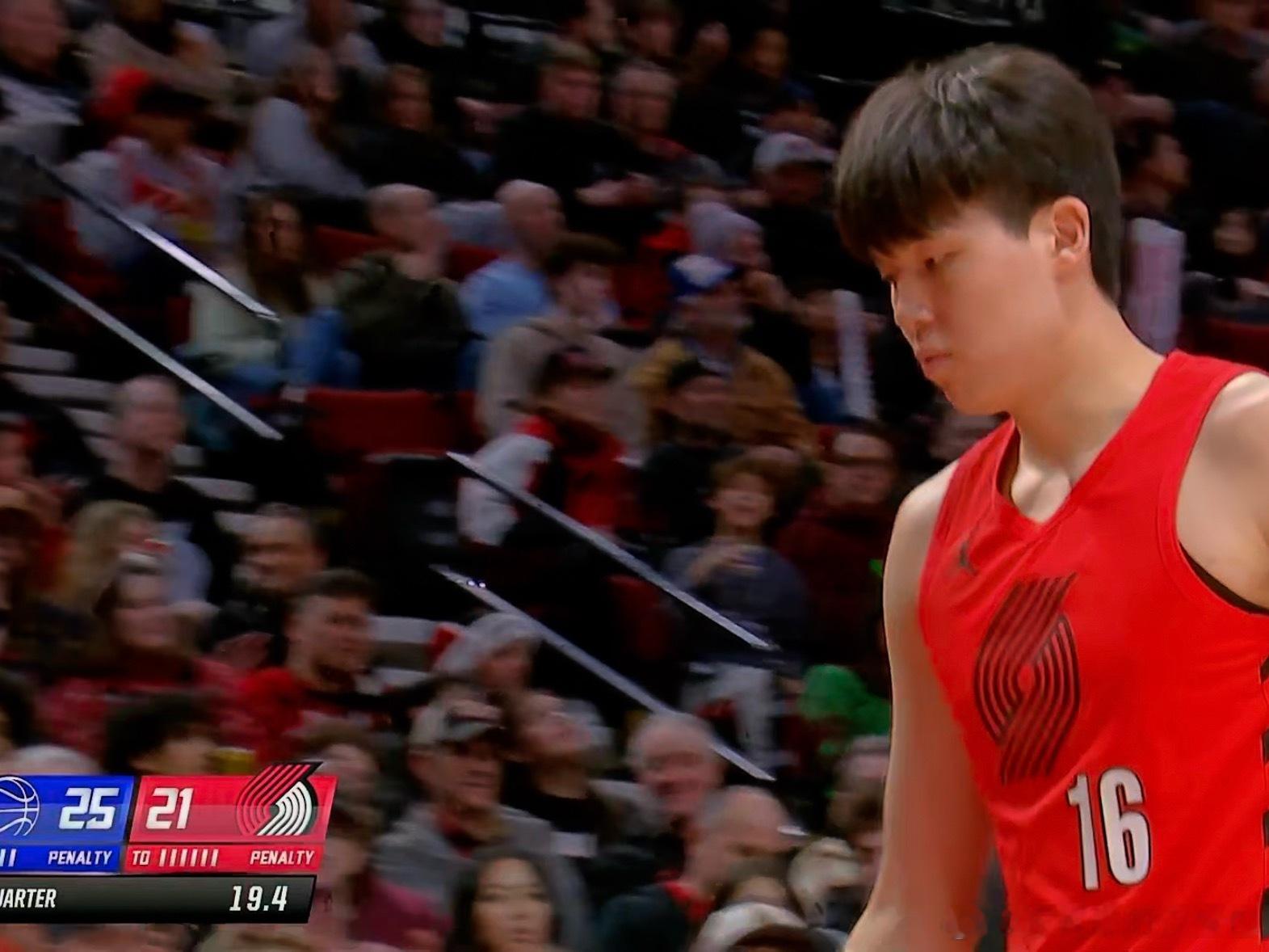 杨瀚森今天打的真好呀首节登场 2 分半，拿下 4 分 2 板 1 助攻！⚡今天打