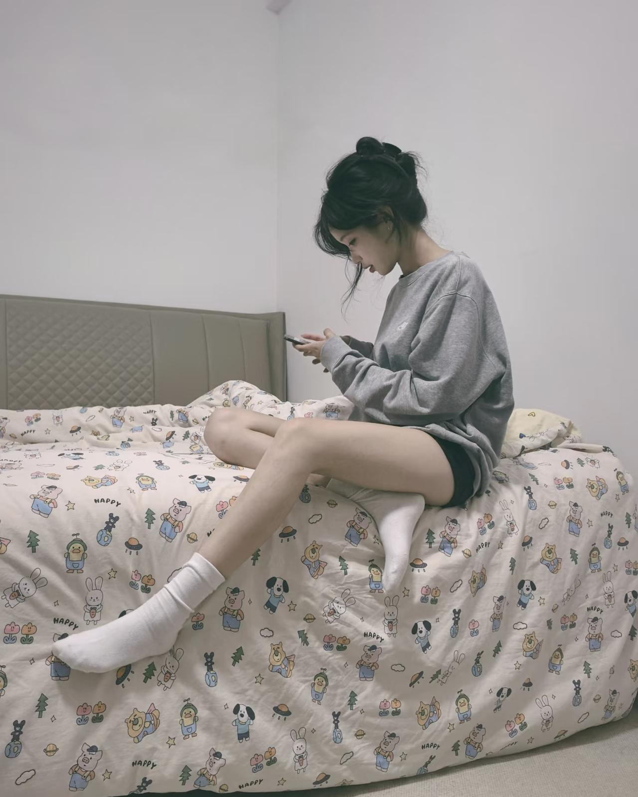 男女间的生理性喜欢到底是什么？
 
男女间的生理性喜欢，从不是刻意讨好的迎合，而