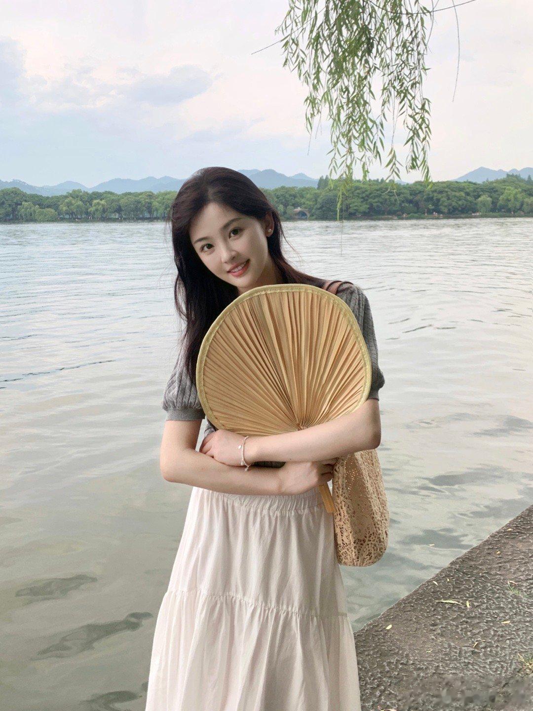 陪妹妹逛逛西湖  ​​​