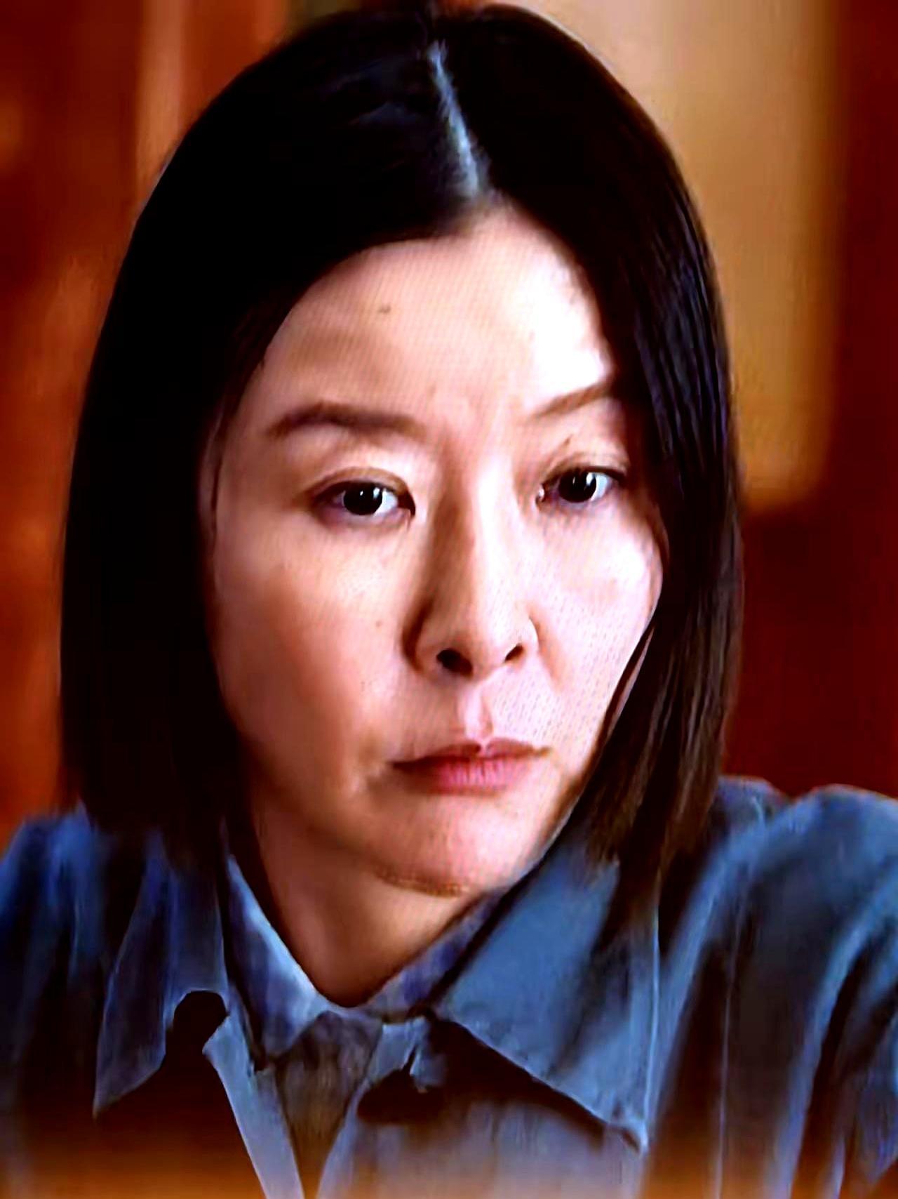 柯蓝演厂区大妈，抢了梅婷田雨C位
 
你追《好好的时光》，本来奔着梅婷田雨，结果