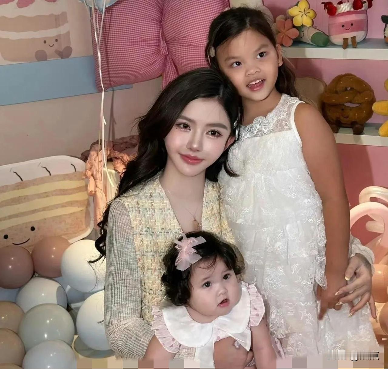 韩安冉女儿被保姆带回老家过年，家庭偏爱与环境对孩子心理的隐忧
 
韩安冉被曝将女