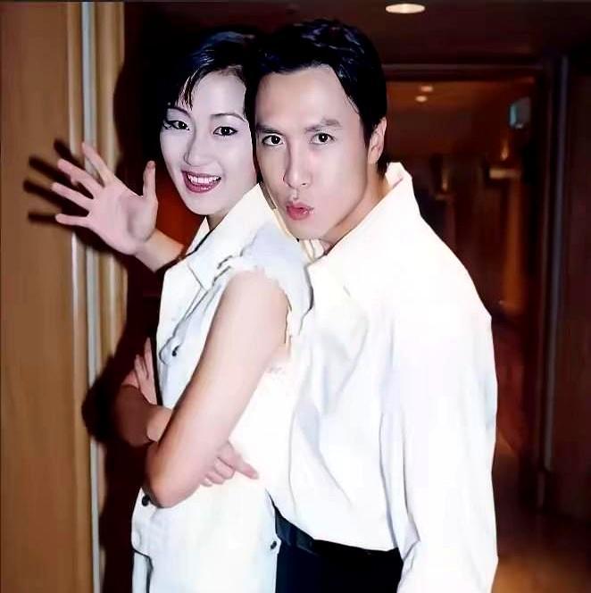 梁静慈现在估计心里是平静的。

他怎么也不会想到，独自抚养儿子三十年后，儿子会和