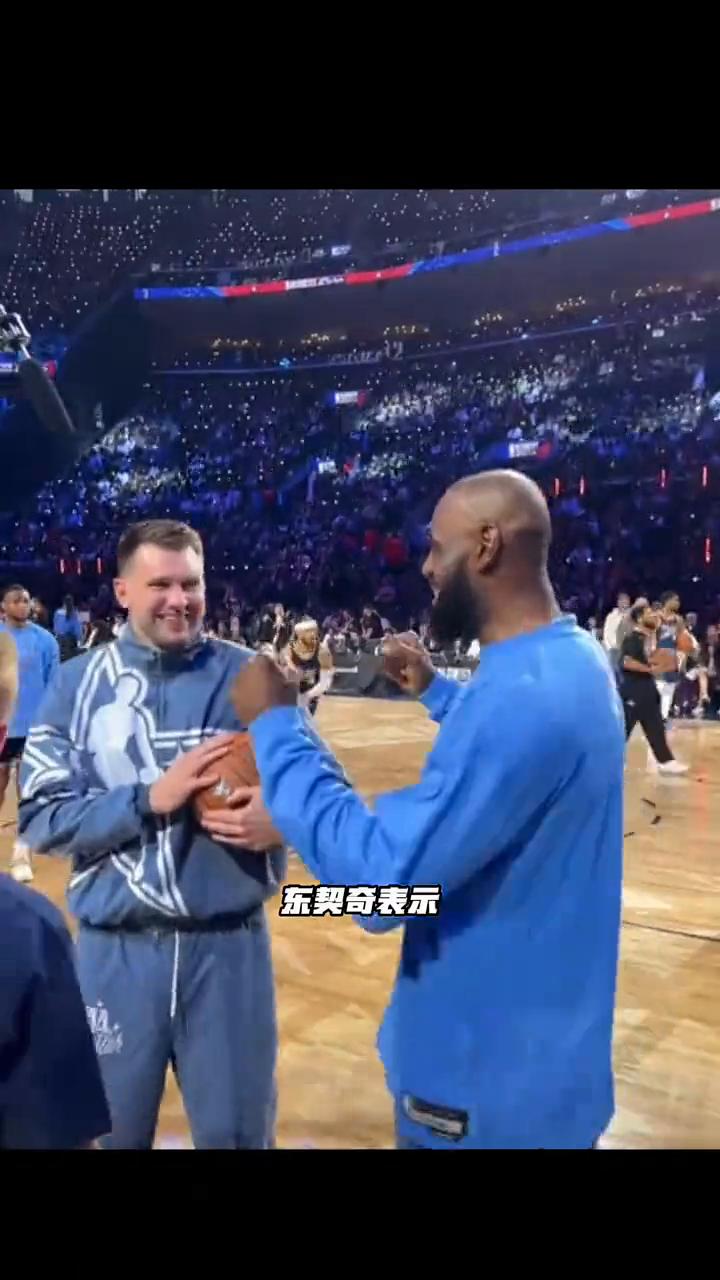 盼詹同归？
东契奇和里夫斯是希望詹姆斯留在湖人的吗？据湖人媒体Lakers da
