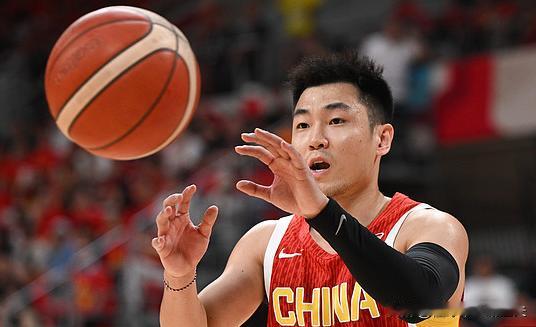 三连胜只是开始，郭士强谋划调整阵容，五位球员有望重返国家队！
1.胡明轩替换高诗