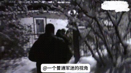 快讯！快讯！
俄罗斯首都莫斯科，俄联邦安全局和内务部特种部队在凌晨突袭了一名乌克