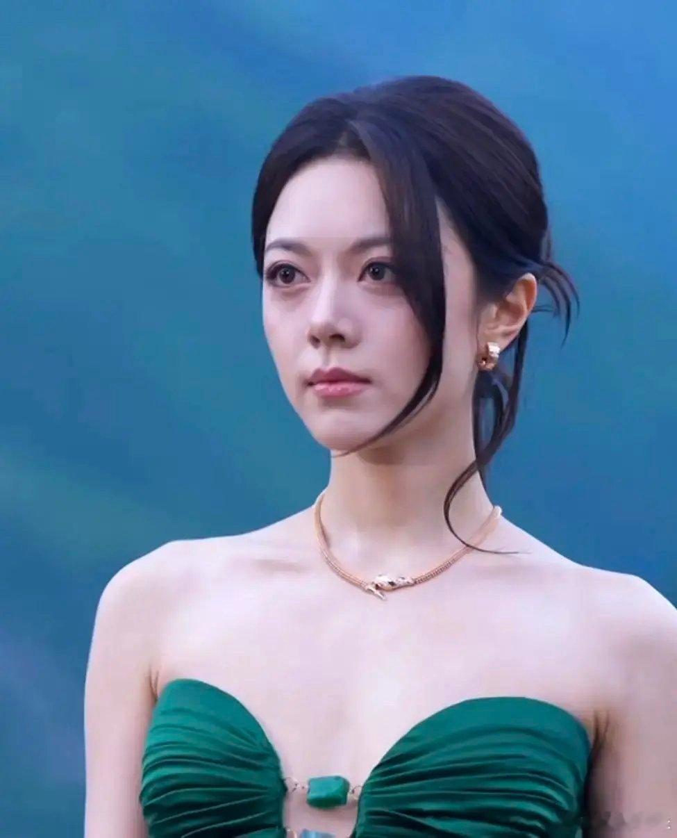 赵今麦眼妆翻车尽显疲态，好好容貌被妆容耽误 