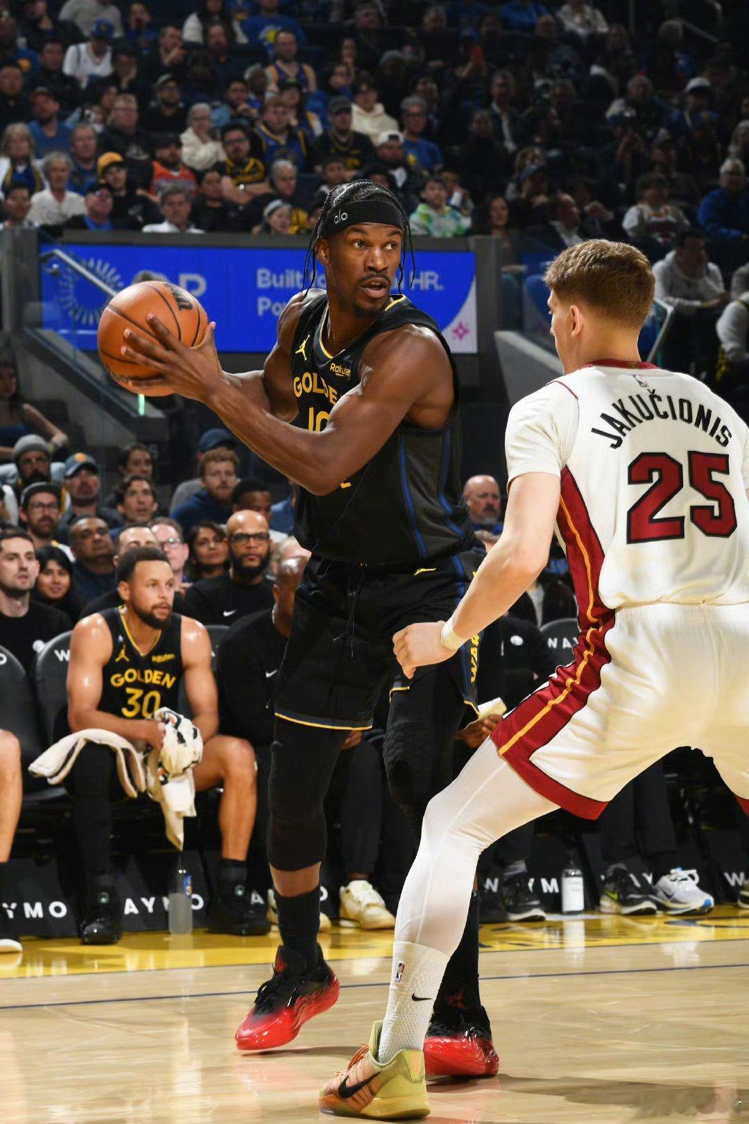 巴特勒赛季报销，勇士队难过了，勇蜜这个冬天心中拔凉拔凉，截止日前的引援补强还做不