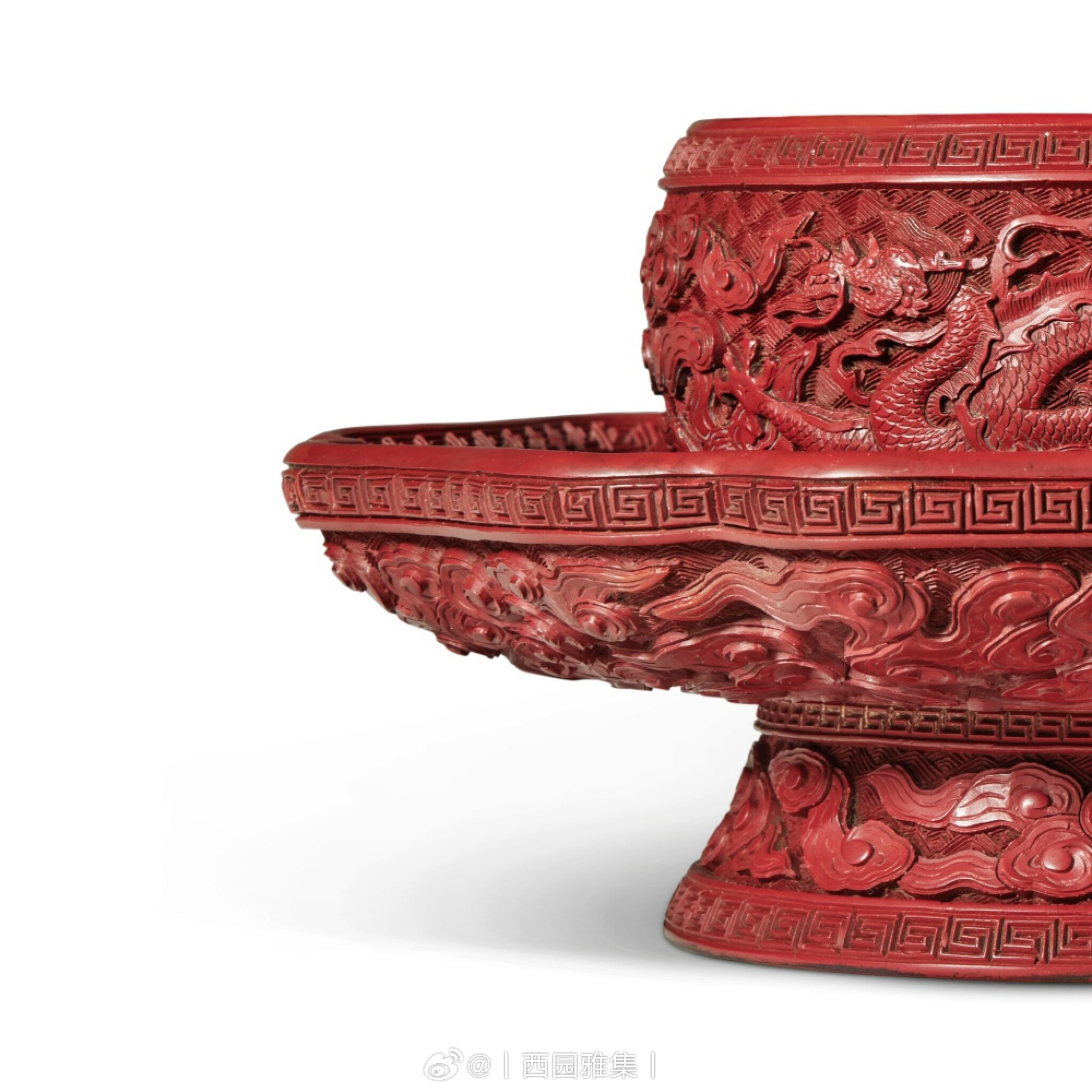 髹饰录 | 清乾隆 剔红云龙纹葵花式盏托《大清乾隆年製》款杯托以精湛刀法雕饰游龙