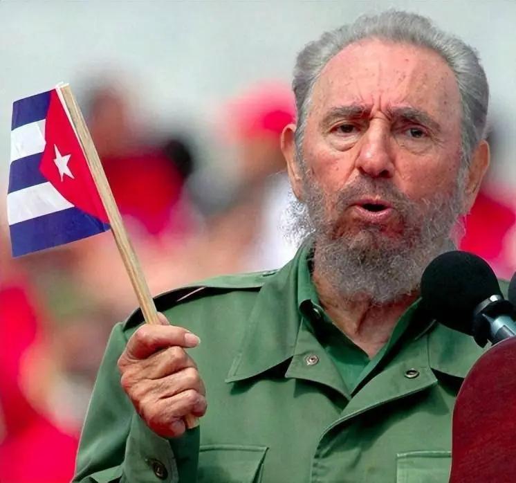 谈判刚结束，美国非要接管古巴，95岁的卡斯特罗重新出山，中方已经挂断了电话。
 