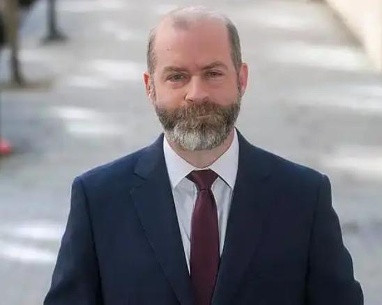 万万没想到，面对欧盟的步步紧逼，英国愣是硬扛住压力不肯跟风对华增税！

这两天的