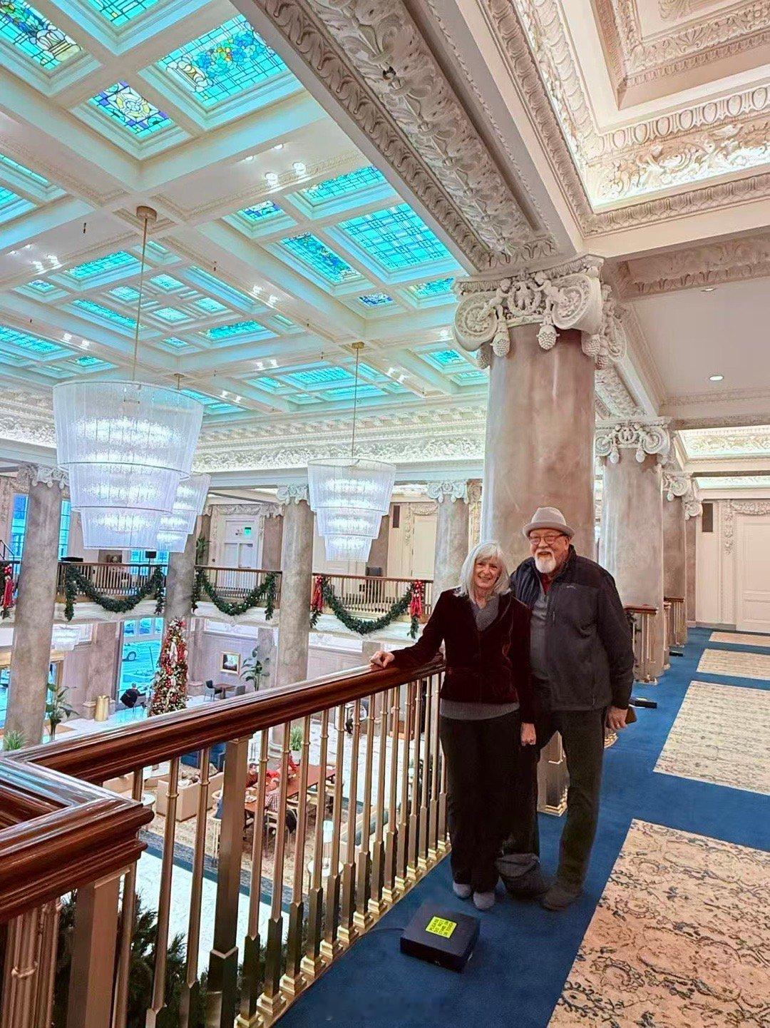 请吉哥grandparents在盐湖城Smith Memoreal Center