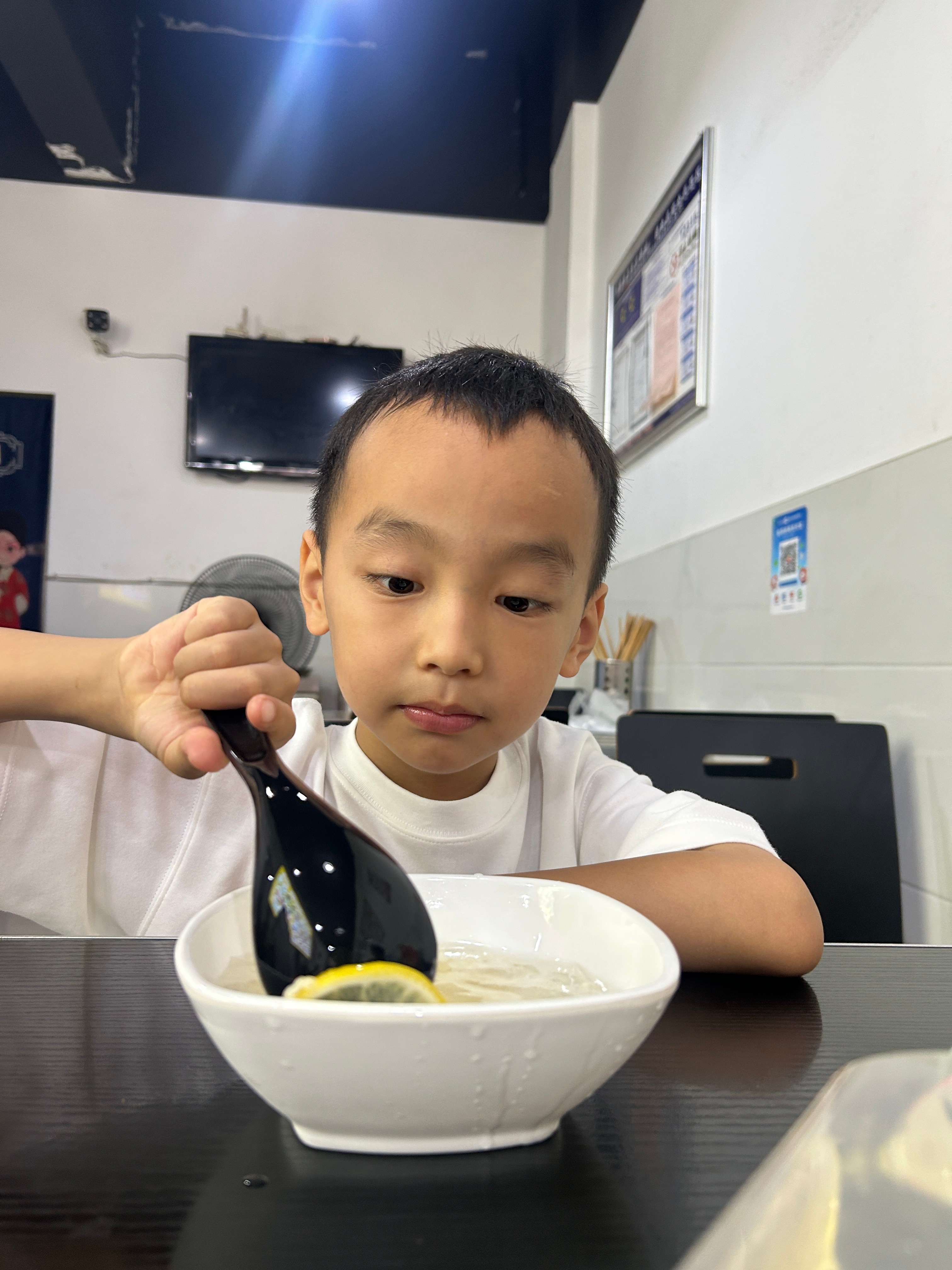 除了我爸妈，最爱我的俩人。东哥西弟成长记