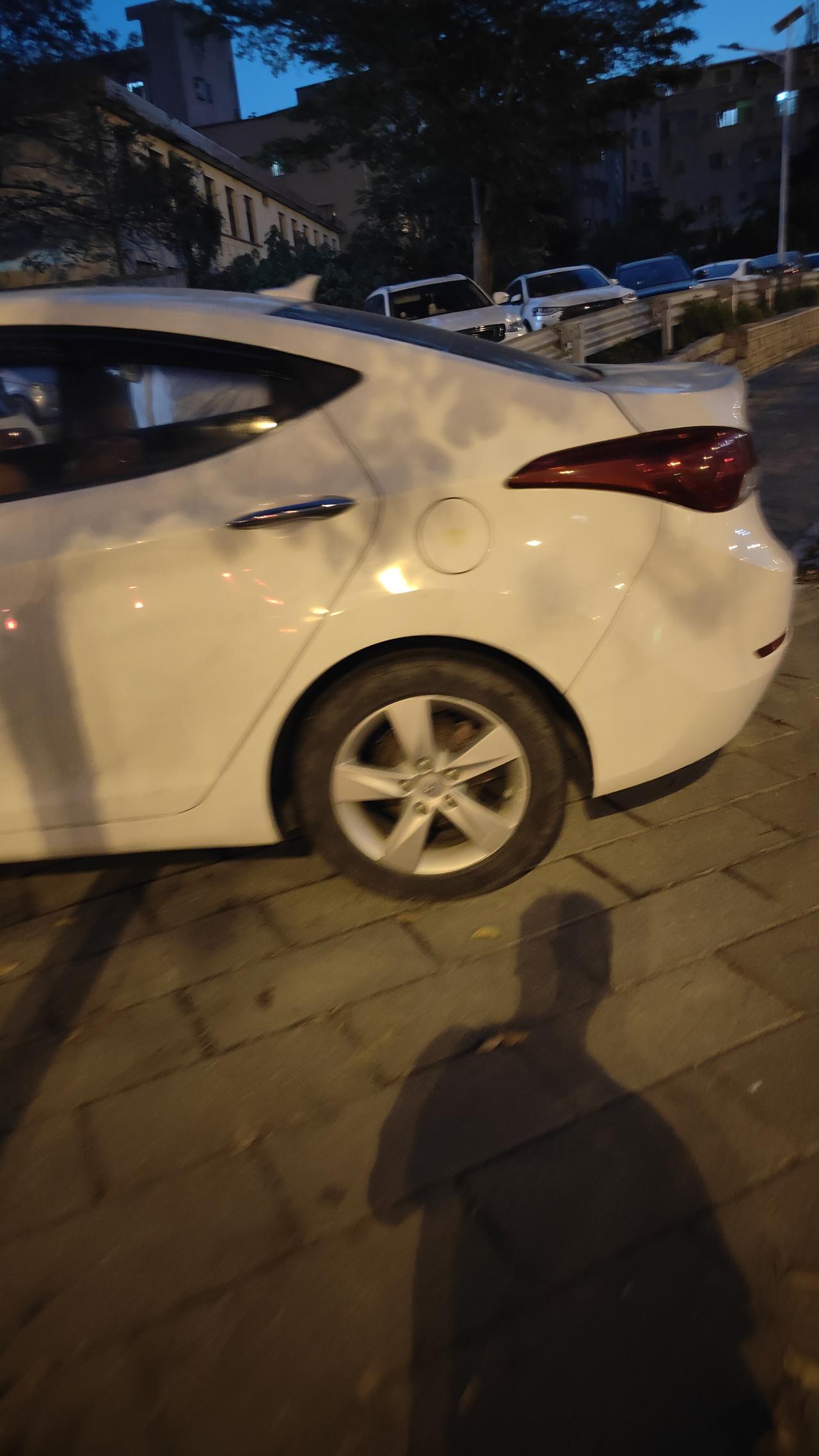 圆盖的加油口第一次见