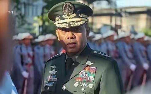 菲律宾军方曾表示，只要有一个菲律宾士兵，死在仁爱礁，就会引发美菲共同防御协议。