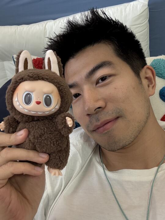 labubu 但是 cos 吴京版本