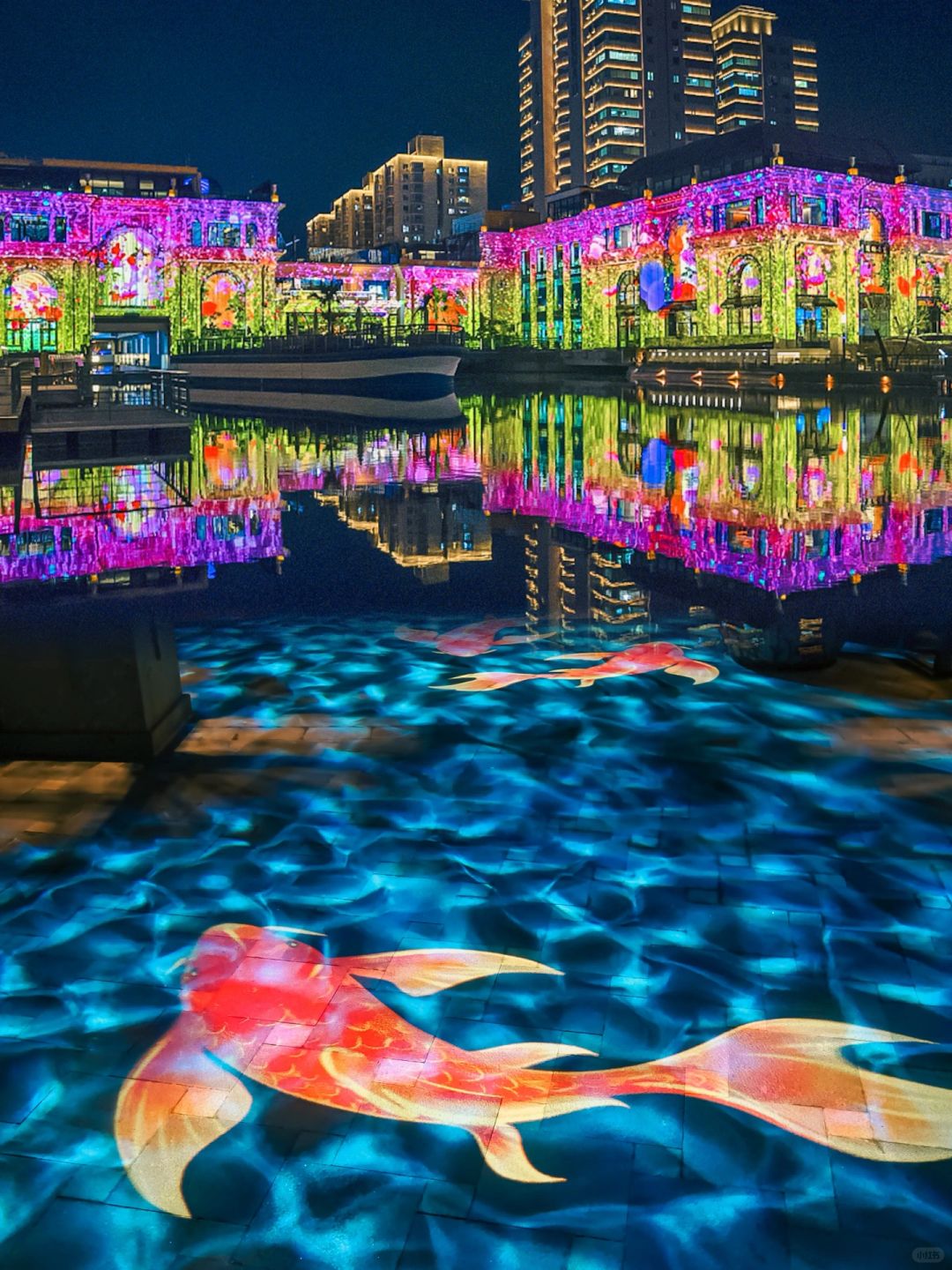 限定灯光citywalk！精准路线get不花钱的快乐
