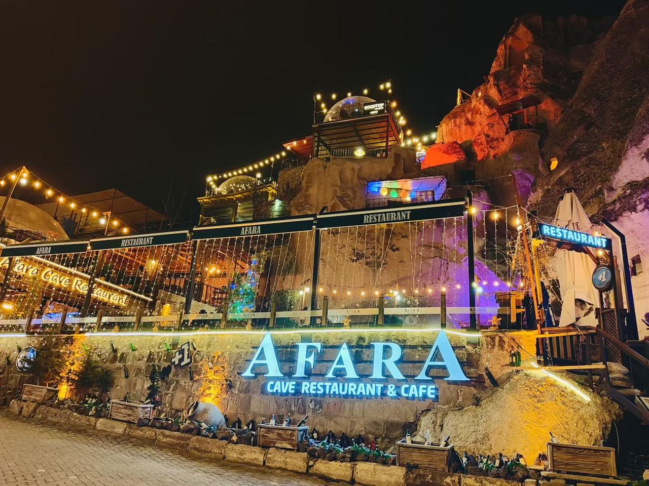 横跨欧亚，雷格梅之夜♥day5：土耳其卡帕多奇亚雷格梅的夜色十分迷人，浪漫又安静