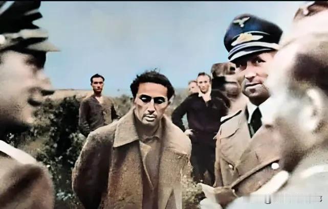 1941年7月的某一天，斯大林的儿子雅科夫在一次战斗中不幸被德军俘虏。

德军军