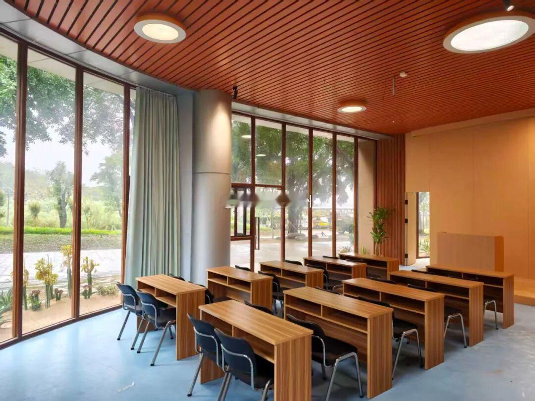 全新提升改造的 福州市乌龙江沙滩公园游客服务中心揭牌启用 
