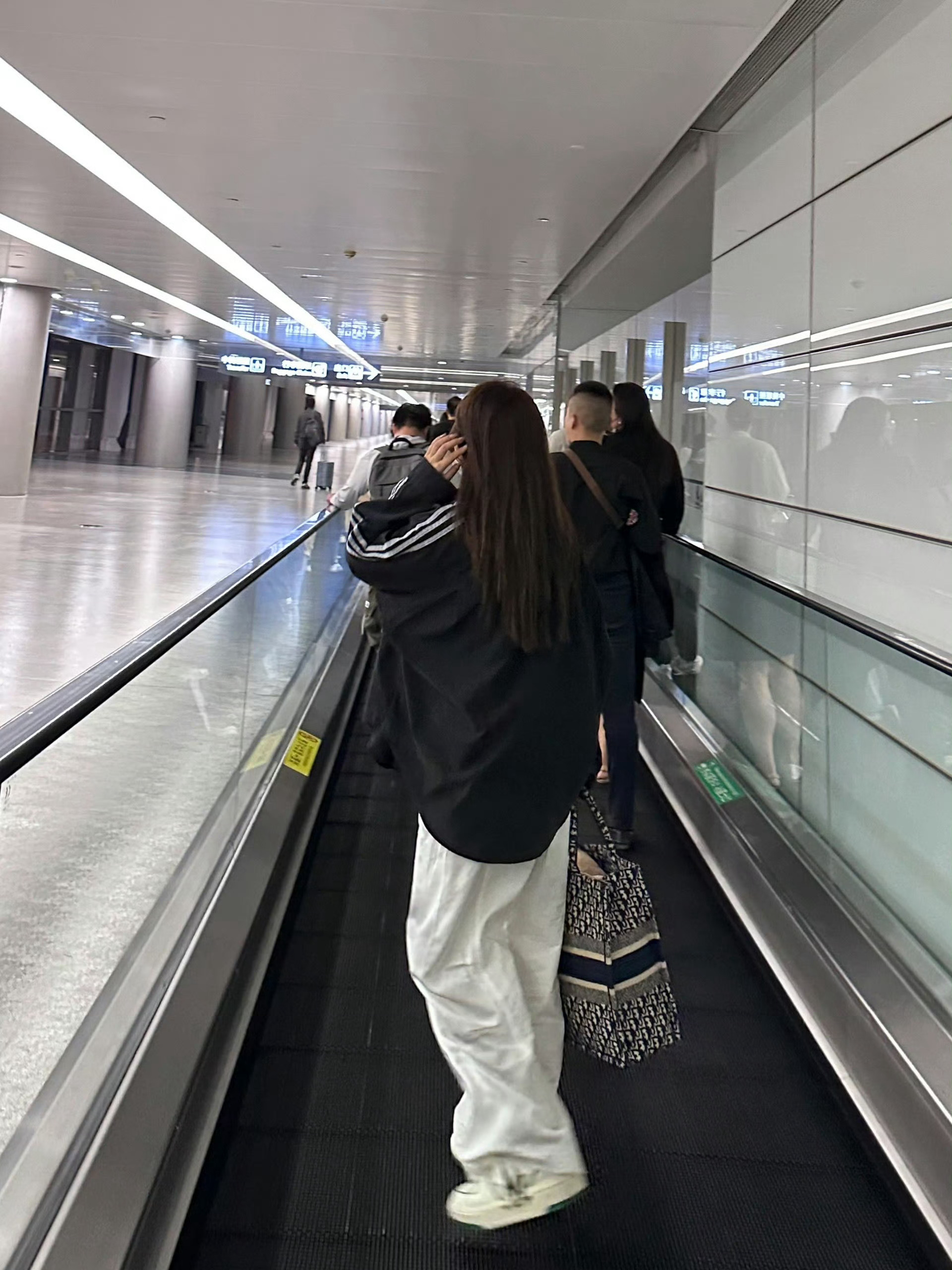 “人性的本质就是，你越是做事果断、我行我素、不服就干，就越有人欣赏你；你越是老实