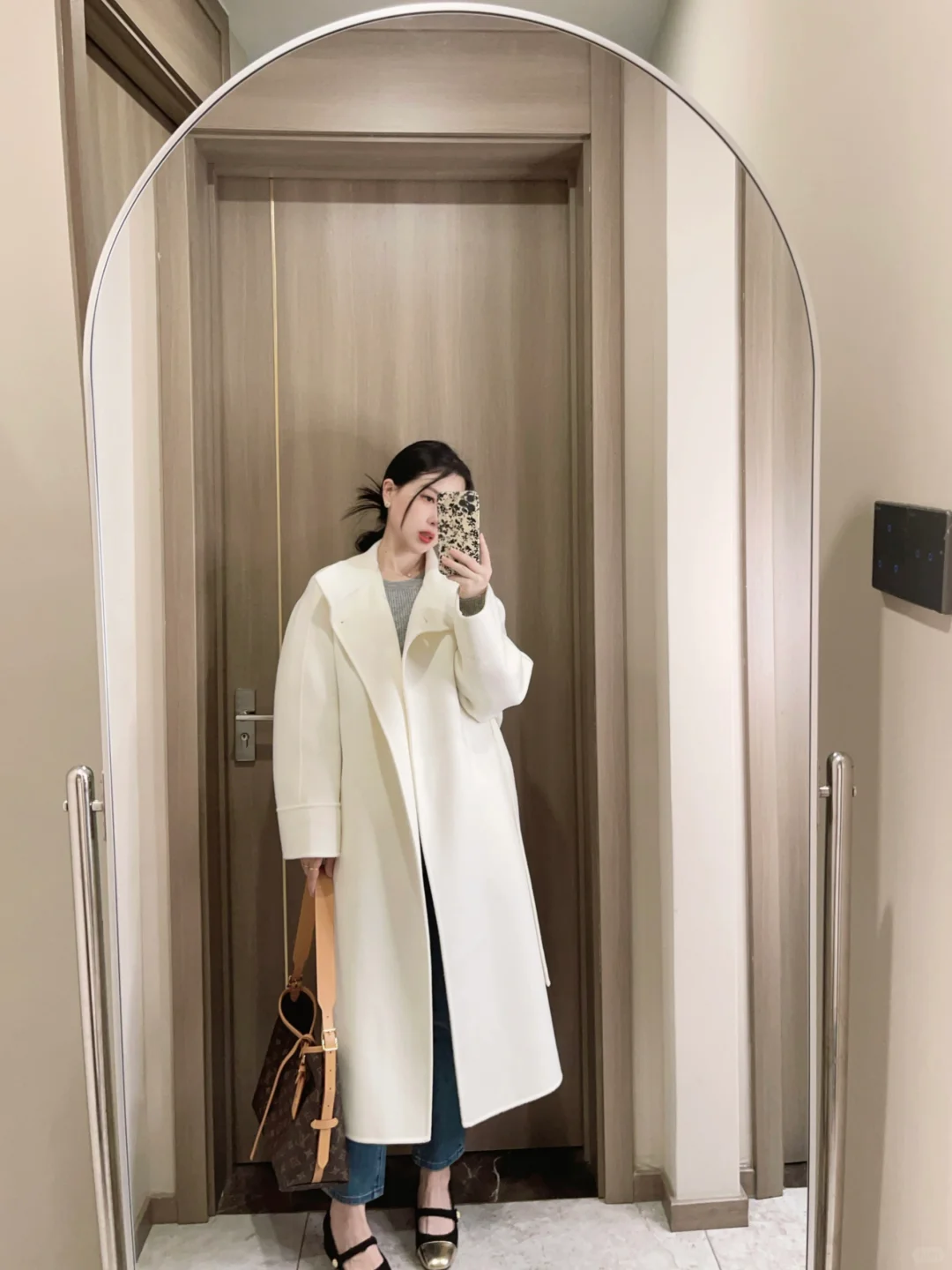 小个子穿白色大衣真好看呀～