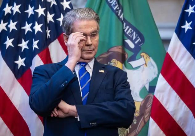 美国已经确认，世界可以让美国称霸，但中国不在美国的世界范围内。贝森特表示，中国购