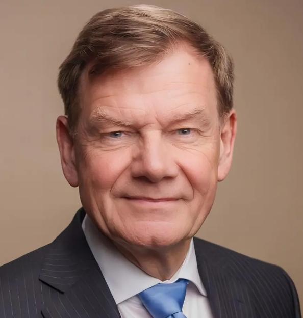 果然不出所料！德国外长瓦德富尔刚结束中国行，就在广州放了句狠话：欧洲想追上中国，