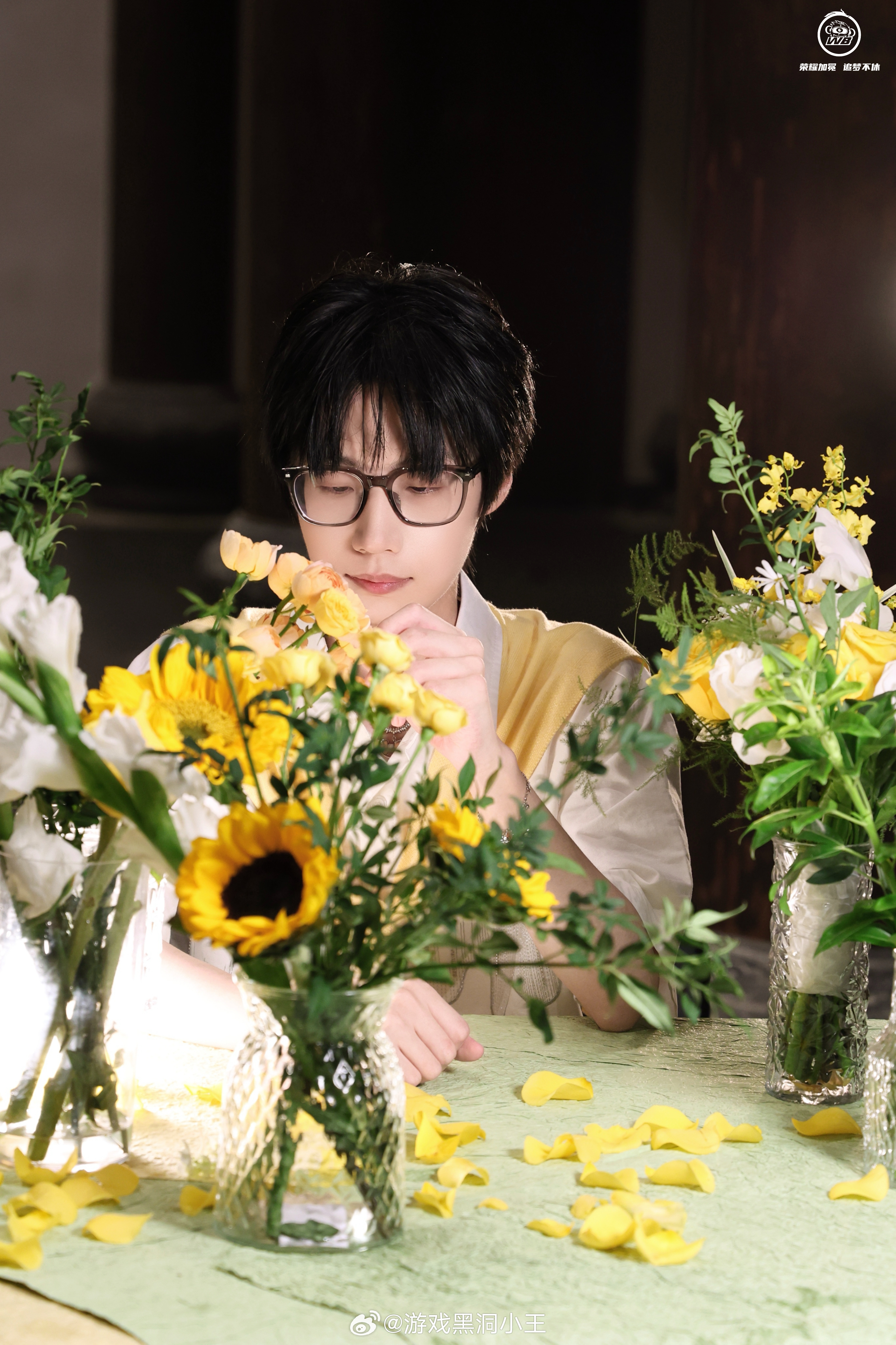 暖阳说夏天是青柠味的暖阳又发新照片啦这组照片暖阳又帅气又可爱 