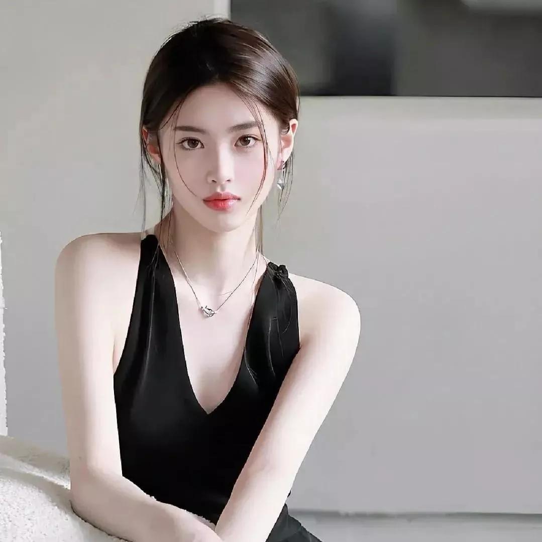 黑丝连衣裙的甜美诱惑，尽显优雅气质！