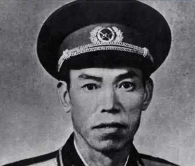1951年，志愿军司机弄丢2吨高粱米，却带回一车熟睡的美军，军长梁兴初大笑：你小