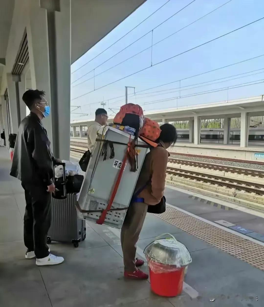 如果我是她，我也会选择背回家！可能别人眼里很愚蠢，但是我的实际情况只有我知道，别