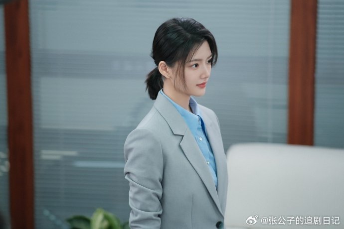 任敏新剧付费上班任敏新剧贴钱上班 任敏这波属实拿捏老年人社交密码！一盒鸡蛋换案源