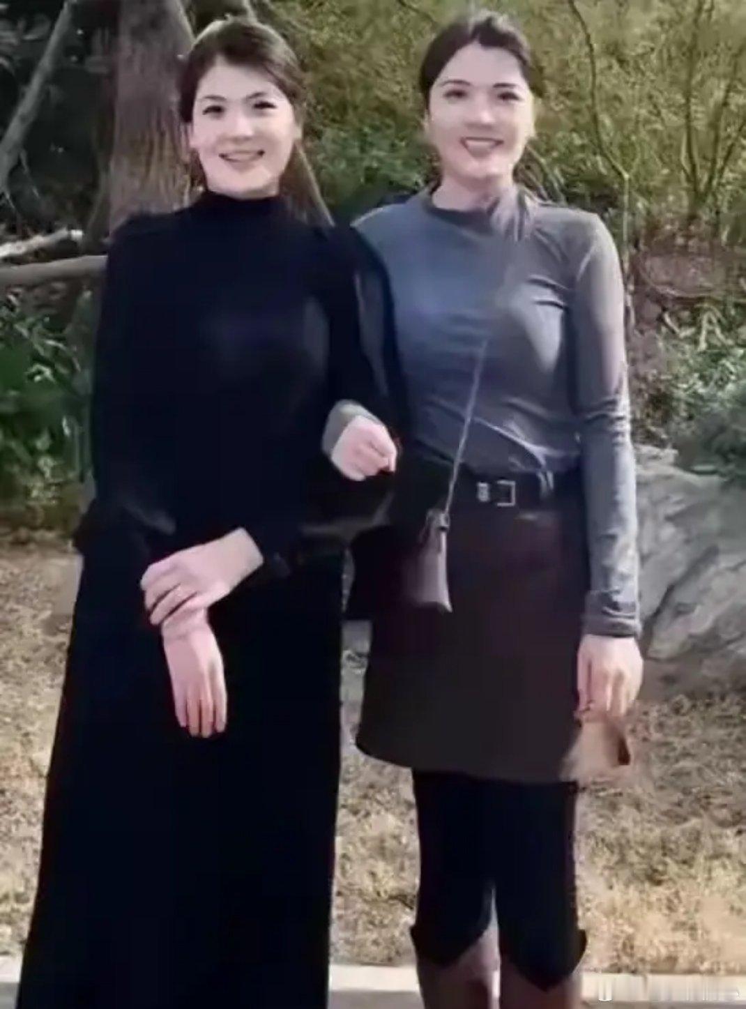 娶妻当娶左边的，懂得都懂。左边这位手指纤细，一看就是干活能手 