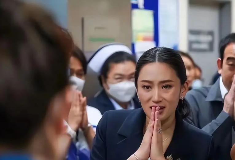 佩通坦和阿努廷谁更适合当总理？

本人觉得，还是阿努廷更强一些。

以前佩通坦刚