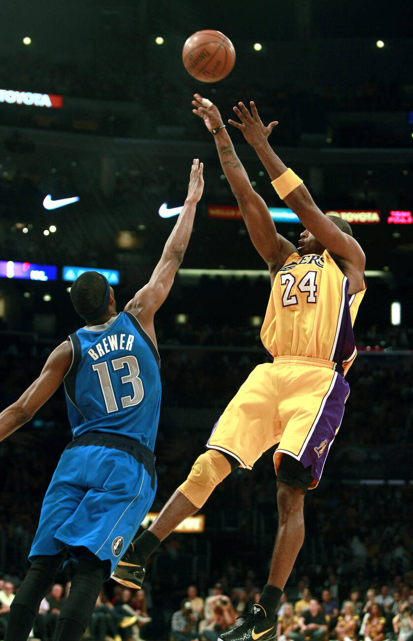 Kobe Bryant 漂亮出手科比