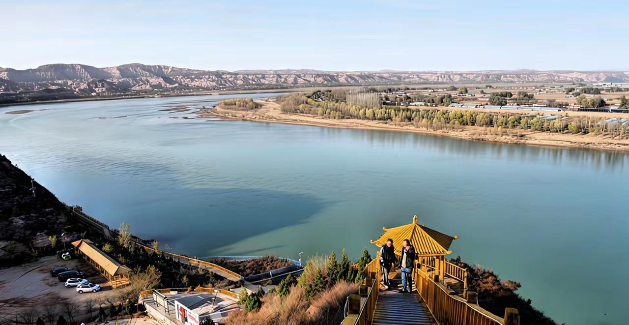 跑了十来年长途，我得出的结论就一条：长途自驾，顶配是两口子，别的都是凑合。

什