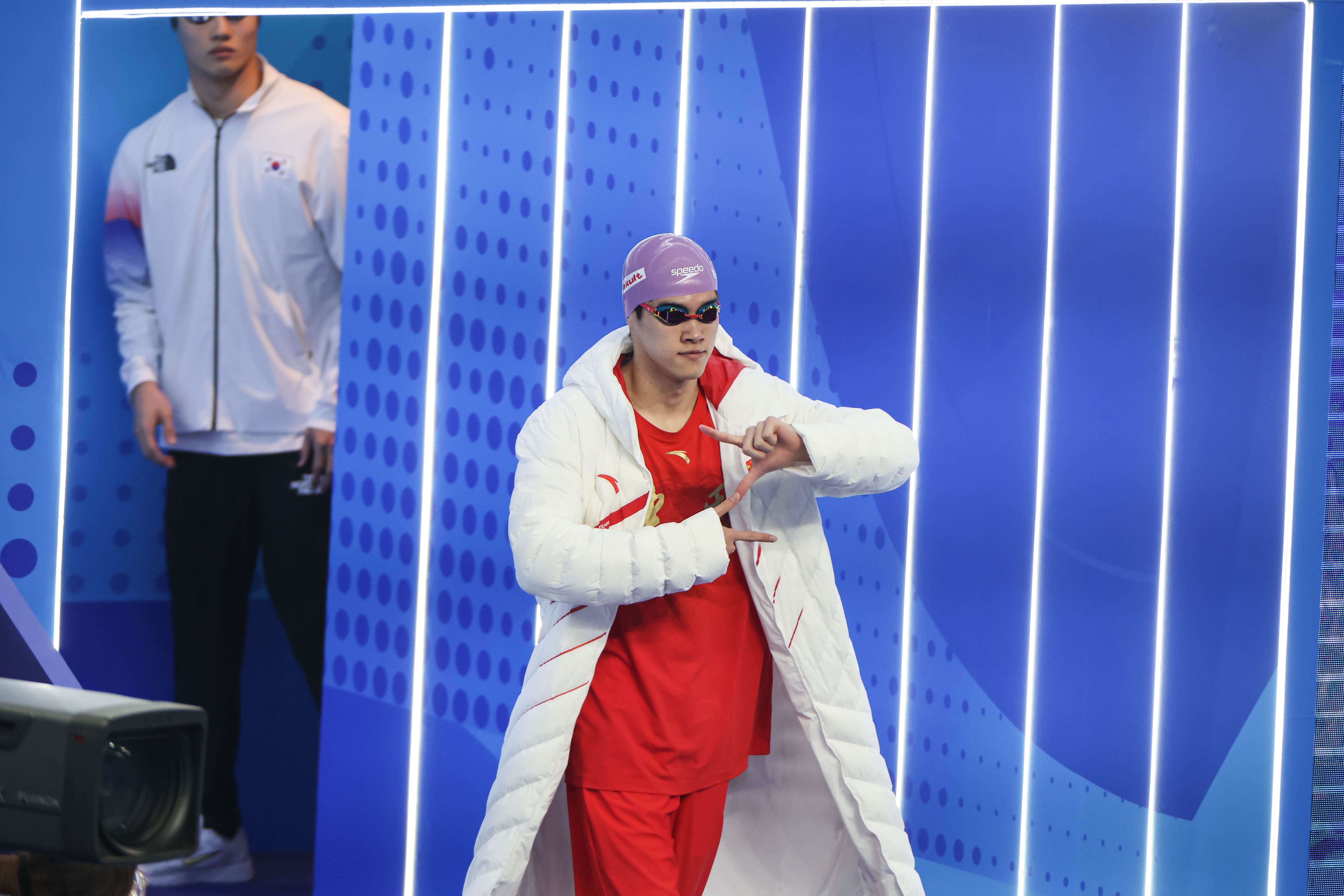 #致敬中国冠军#恭喜亚洲飞鱼潘展乐夺得亚运会100米自由泳金牌！成为亚洲历史上首