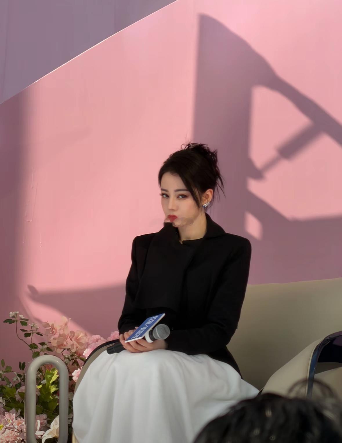 下辈子让你们长迪丽热巴这样，你们愿意吗？