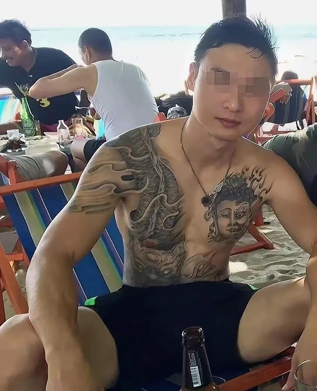 你们发现了没有？王暖暖多次提及俞晓东的母亲，这背后究竟藏着怎样不为人知的故事呢？